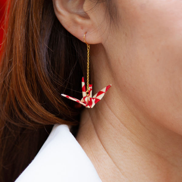 ロングチェーンピアス 約10cm フック式 のレン 吉祥 折鶴ピアス ロングチェーン / 箱入り フックピアス