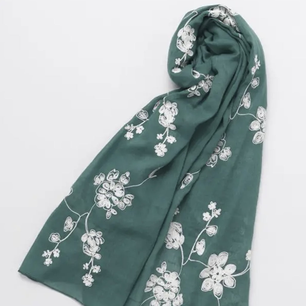 アミナコレクション 春刺繍ストール