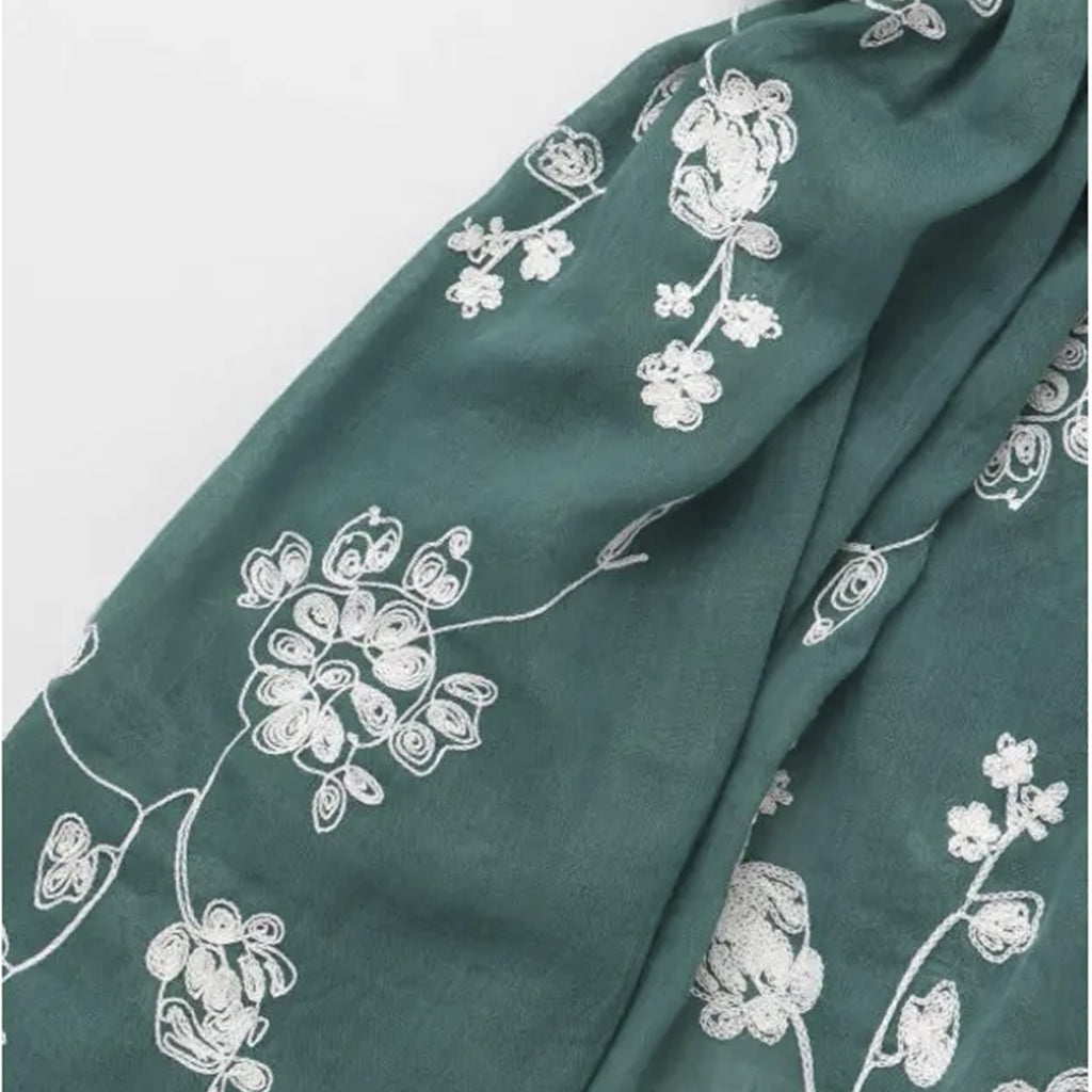 アミナコレクション 春刺繍ストール