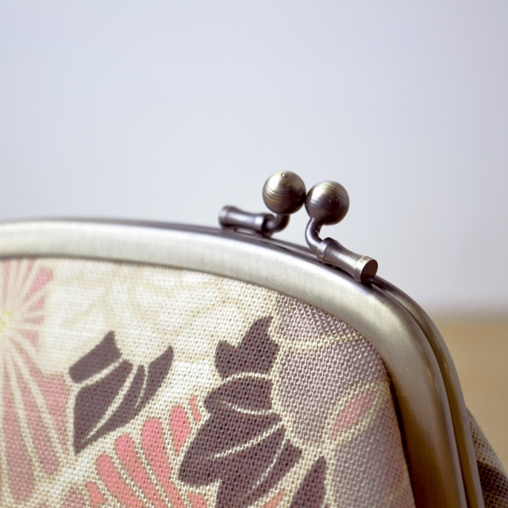 のレン がま口ポーチ レトロフラワー