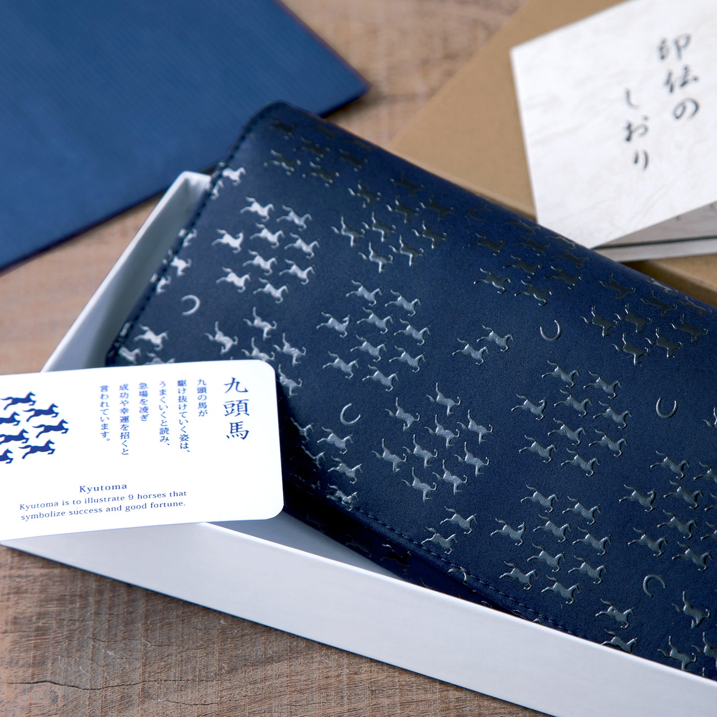 のレン 吉祥文様 印伝 長財布 / 日本製 鹿革(表側)・牛革(内側)  19×9.5×1.8cm 革財布