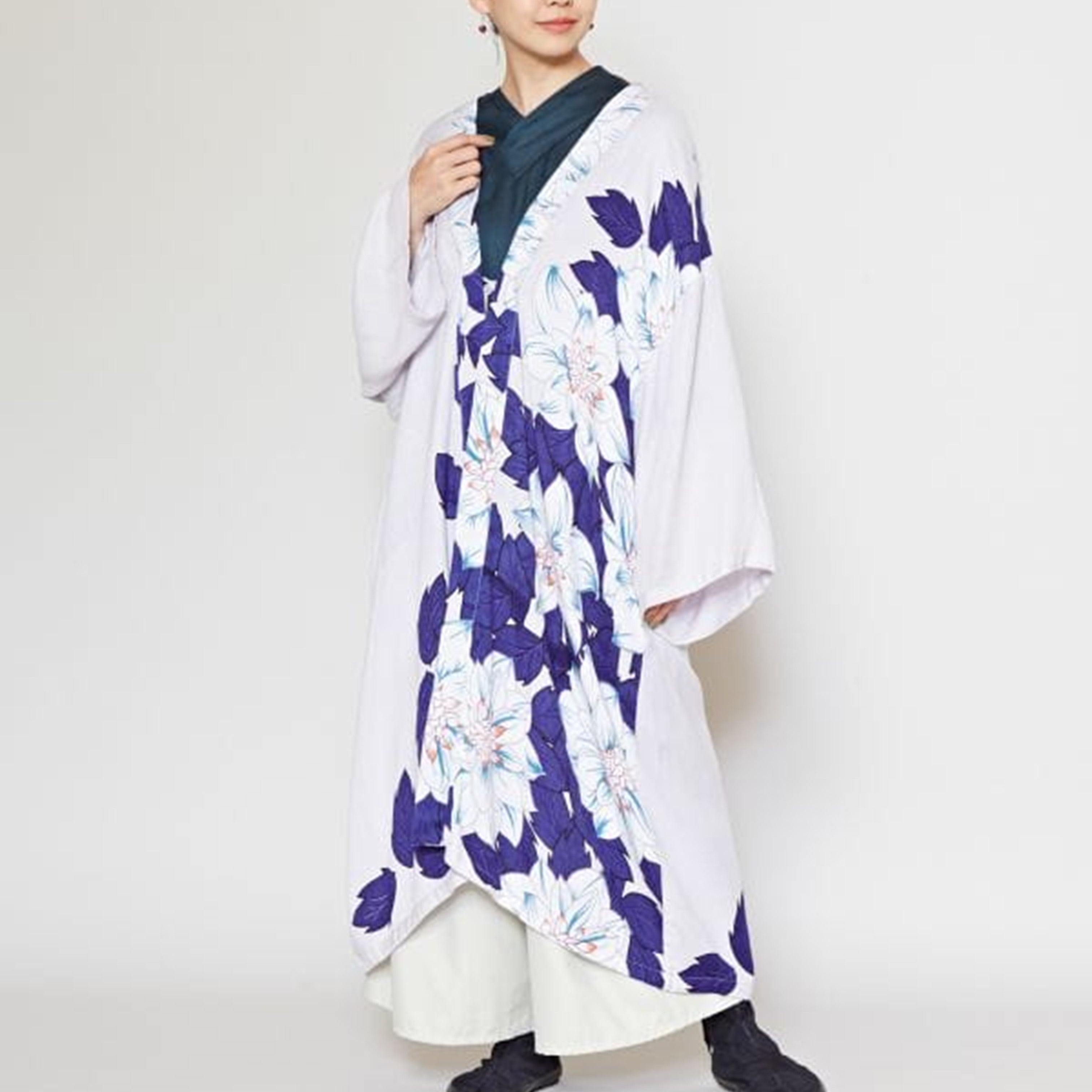 倭物やカヤ 立秋花羽織 UVカット加工 グレー 白鼠