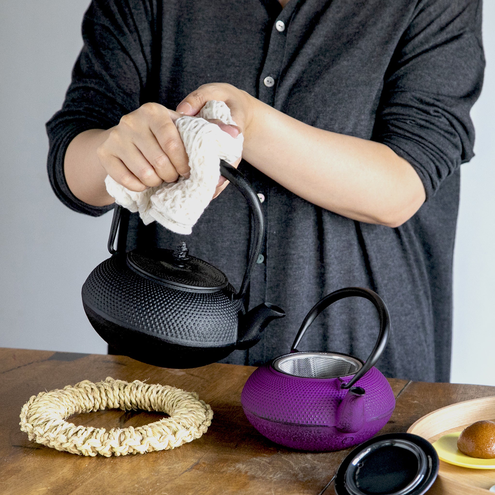 ロジアソシエイツ 南部鉄器 鉄瓶 あられ – NOREN JAPAN 公式通販